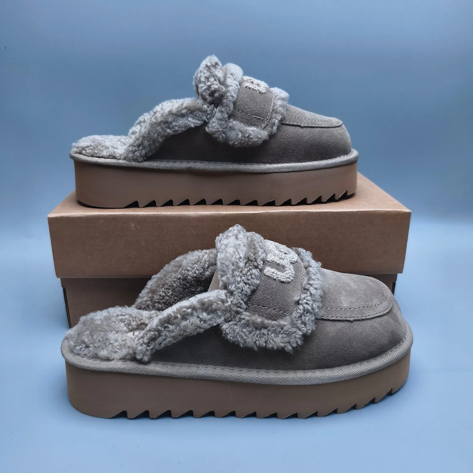 💰480 UGG sheepskin all-in-one snow boots 1208 Thick-soled curly fur casual fur flip flops with large logo Color: maroon sand antelope brown black chocolate Code number: 35-40 yards